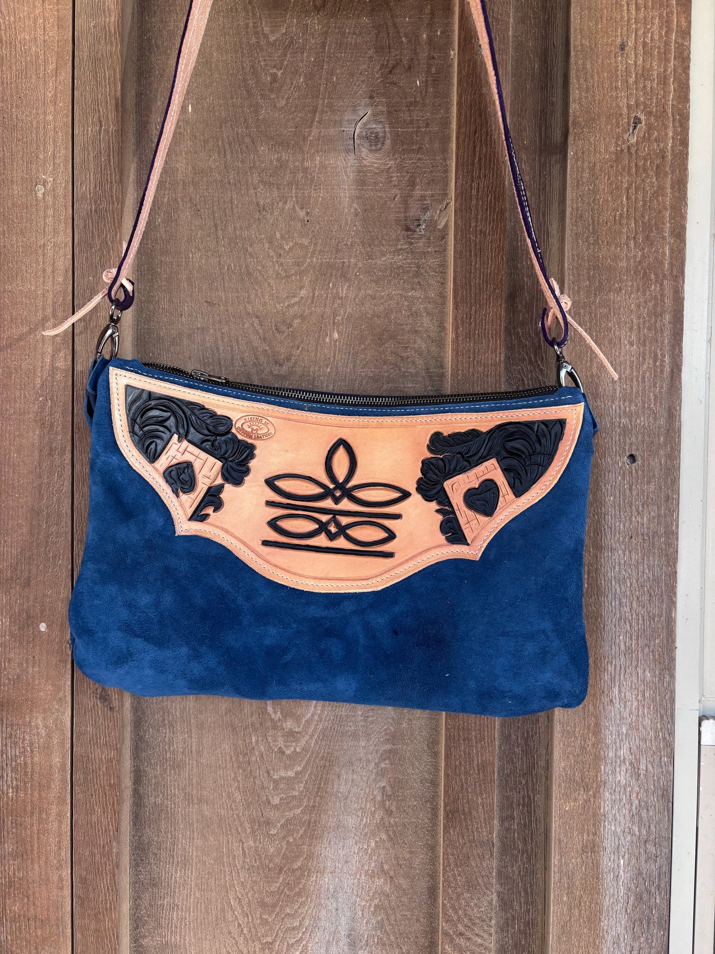 Thistle kick purse