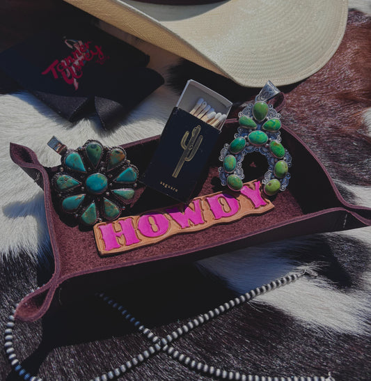 Leather tray/bowl “HOWDY”